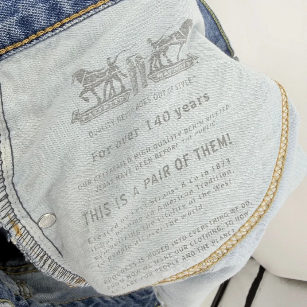 Levis levi 569